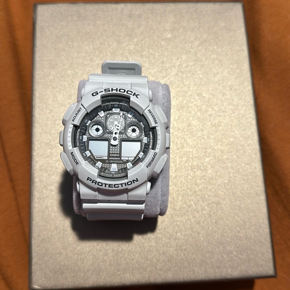 G-SHOCK white watch, GA-100LG